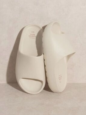 Society Women’s Cream Slide Sandals